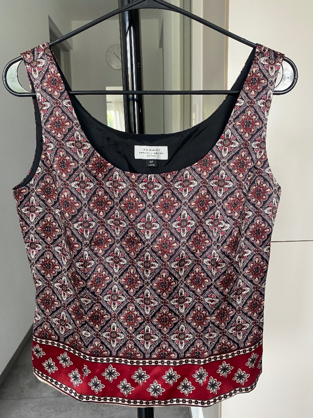 Tahari (Arthur S Levine) Silk lined side zip Sleeveless shirt size 4P Bohemian